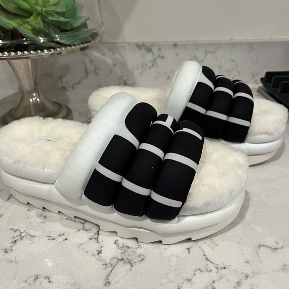 Ugg maxi slide logo sandals - Picture 6 of 11